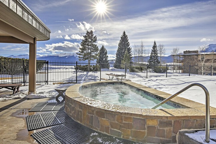 Mtn-view Condo w / Hot Tub Access in Dillon!