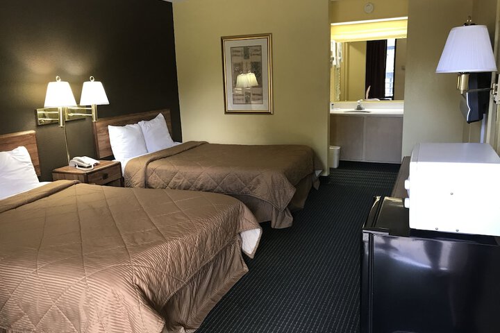 Relax Inn & Suites