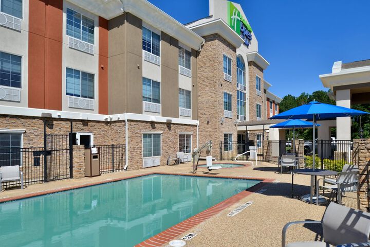 Holiday Inn Express & Suites Carthage by IHG