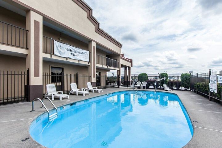 Pool 6 of 23