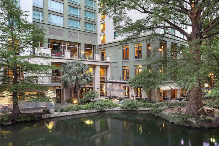 Hotel 2 of 98