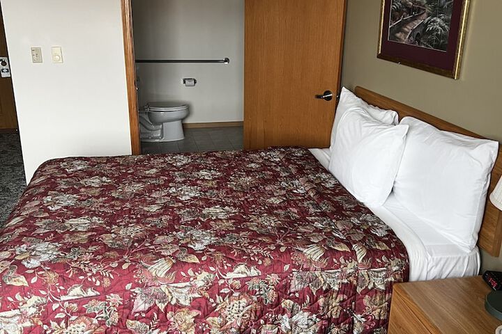 Room 9 of 29