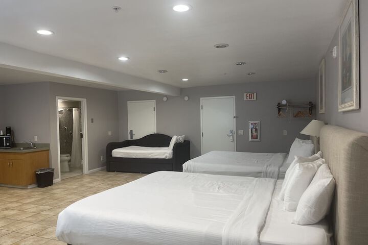 Room 11 of 62