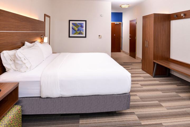 Holiday Inn Express Hotel & Suites Urbana-Champaign by IHG