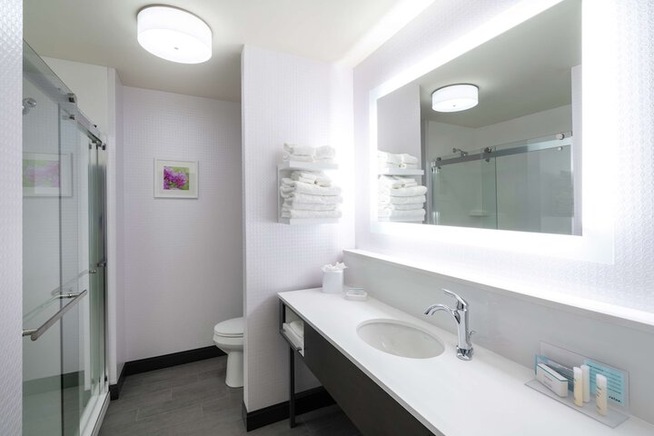 Room 6 of 31