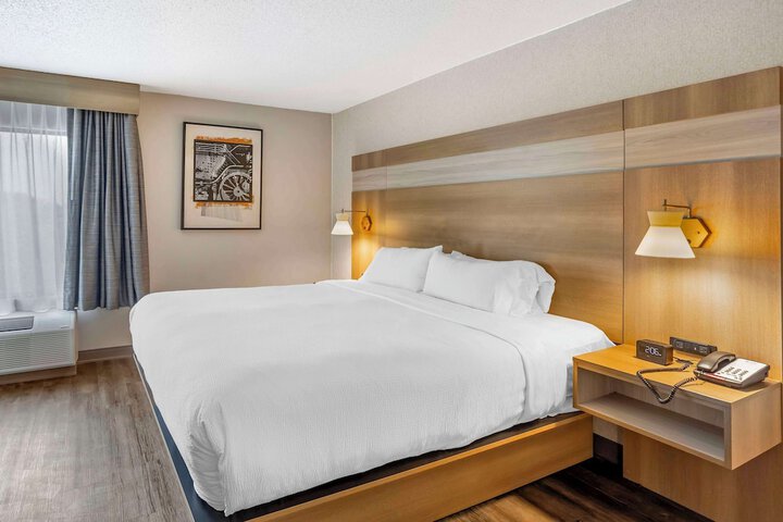 Best Western Plus Heritage Rail-South York / I-83