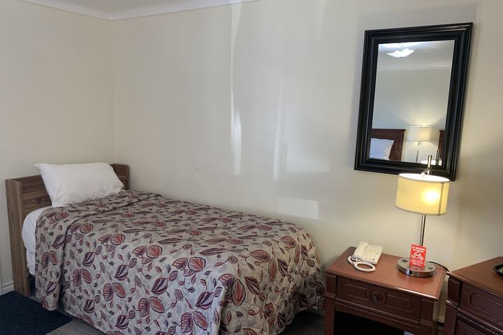 Room 32 of 45