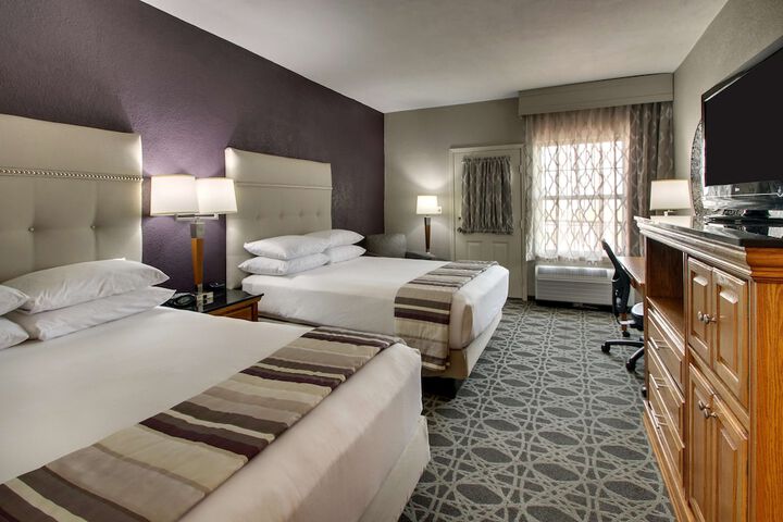 Room 40 of 77
