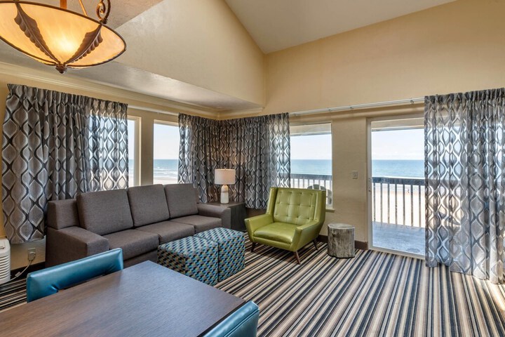 Lincoln Sands Oceanfront Resort an Ascend Collection Hotel