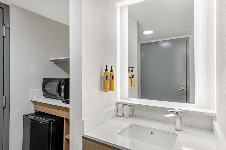 Best Western PLUS Executive Hotel