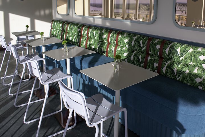 Hu. Hotel