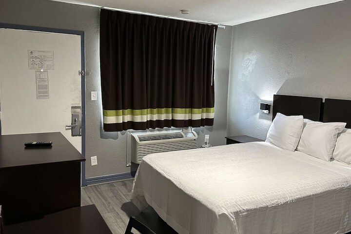 Room 26 of 54