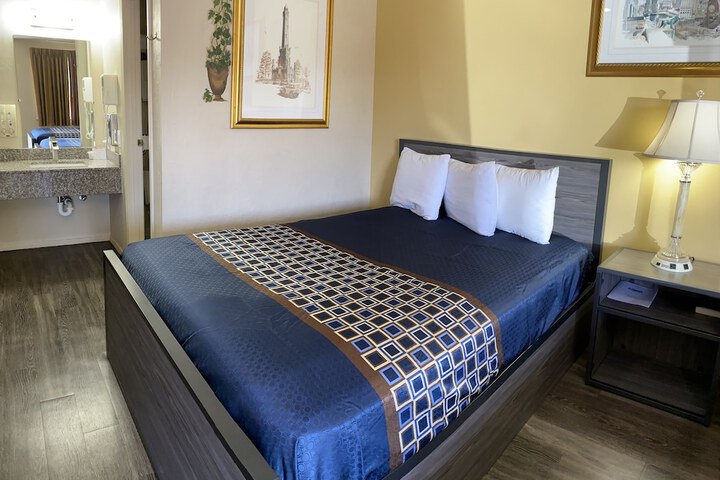 Room 43 of 70