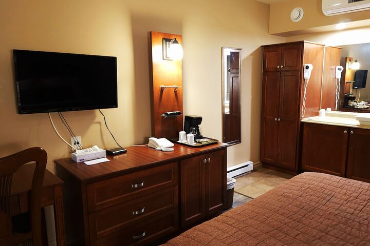 Room 50 of 84