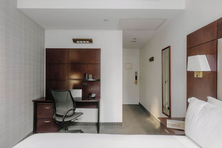 Room 42 of 62
