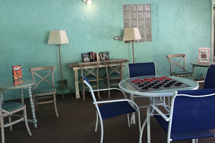 Room 115 of 198
