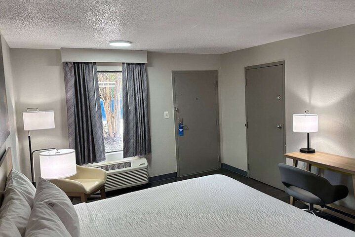 Room 19 of 25
