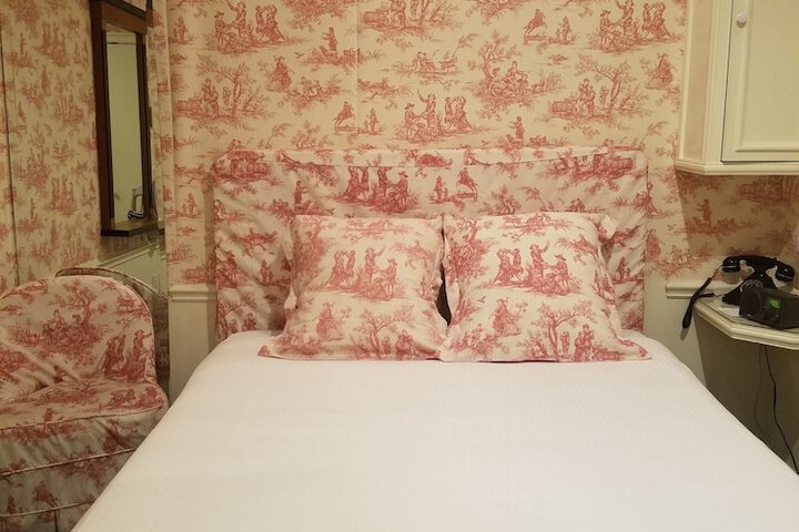 Room 53 of 84