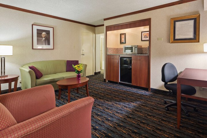 Room 9 of 24