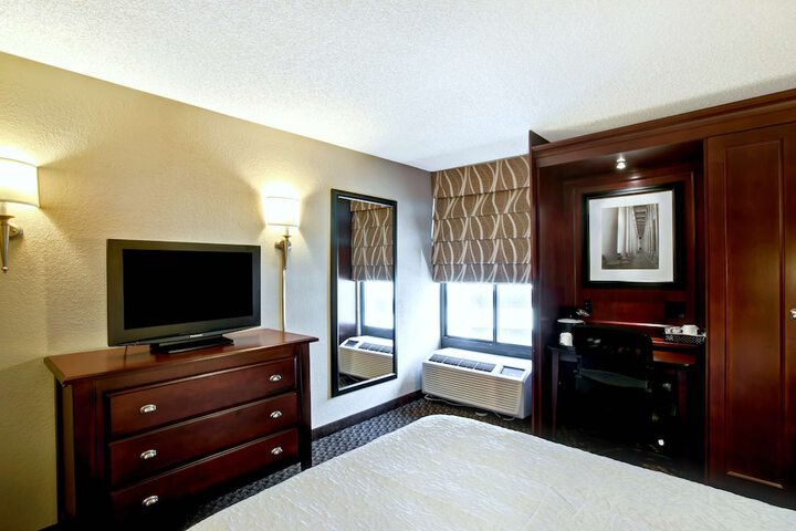 Room 27 of 39