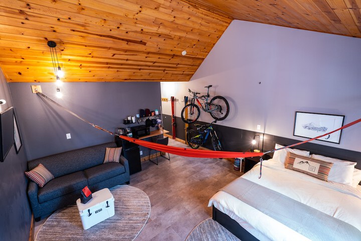 Room 15 of 43