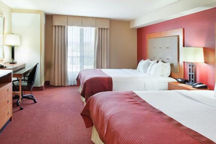 Room 34 of 76