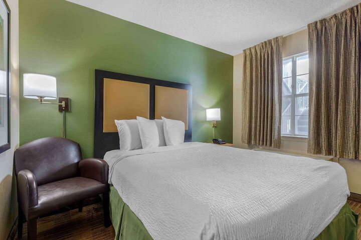 Room 15 of 38