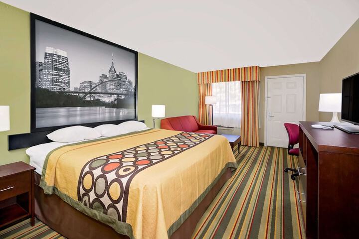 Room 10 of 15