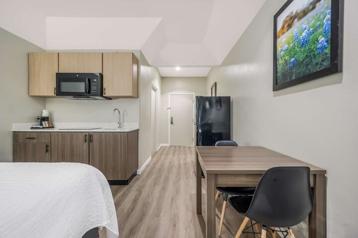 SureStay Studio by Best Western Conroe Downtown
