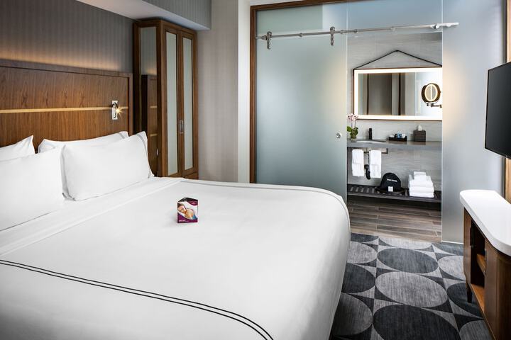 Room 45 of 102