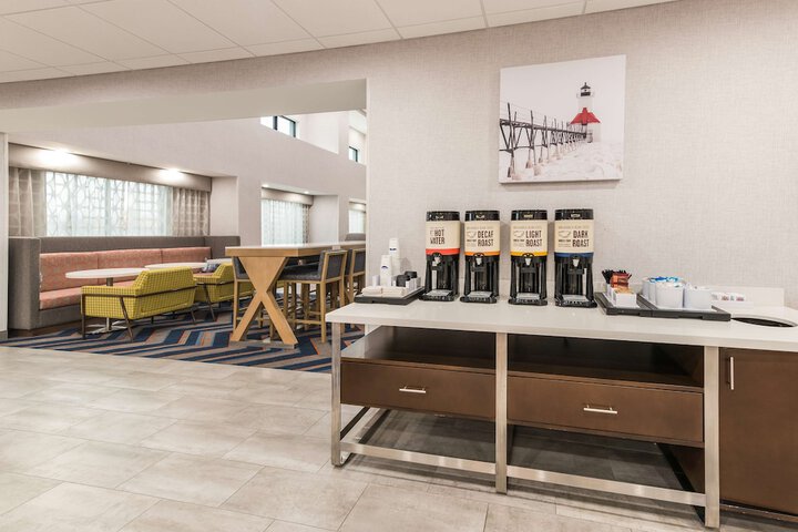 Hampton Inn & Suites Benton Harbor