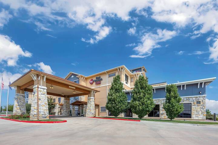 Best Western Plus Emerald Inn & Suites