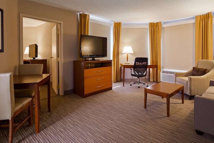 Room 14 of 25