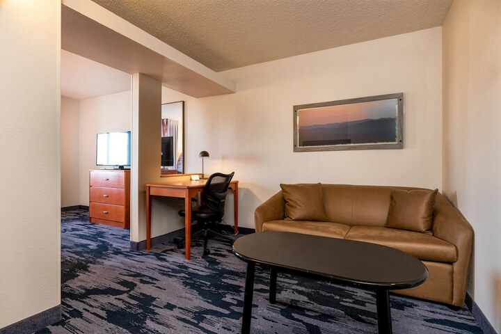 Room 25 of 43