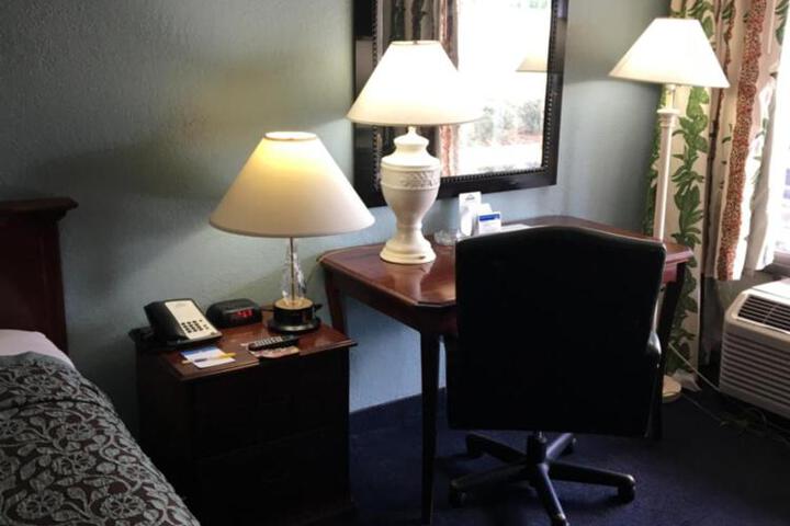 Days Inn by Wyndham Orlando Airport Florida Mall