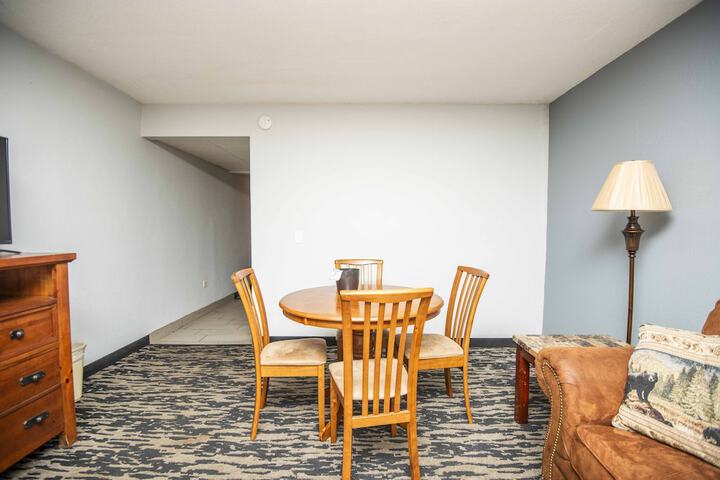 Room 140 of 345