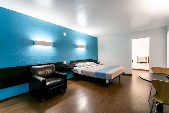 Room 41 of 44