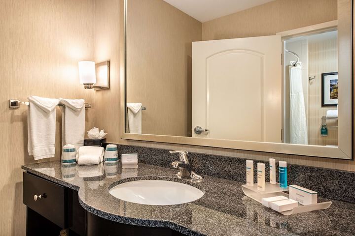 Homewood Suites by Hilton Oxnard / Camarillo