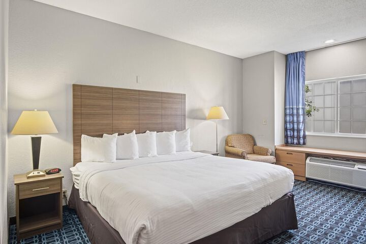 Sonesta Essential Hotels & Suites Kansas City / Blue Springs