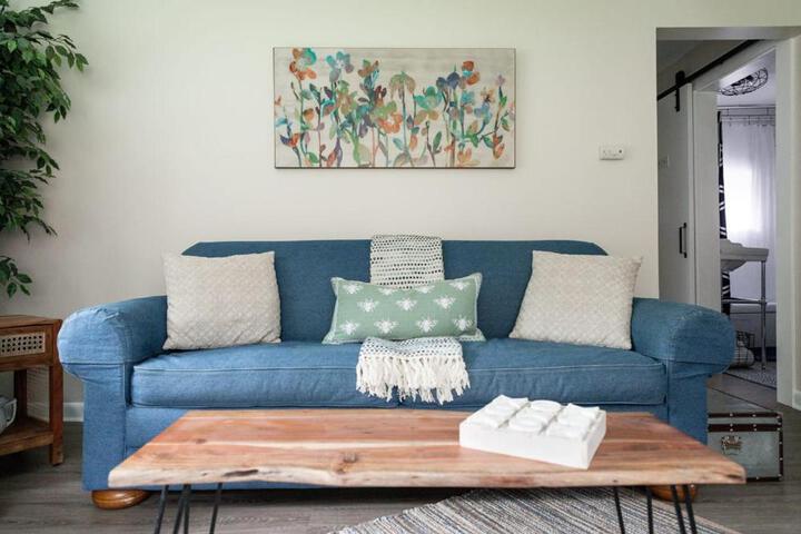 Cedar Creek Cottage Close to Downtown Traverse City Beaches and the TART Trail