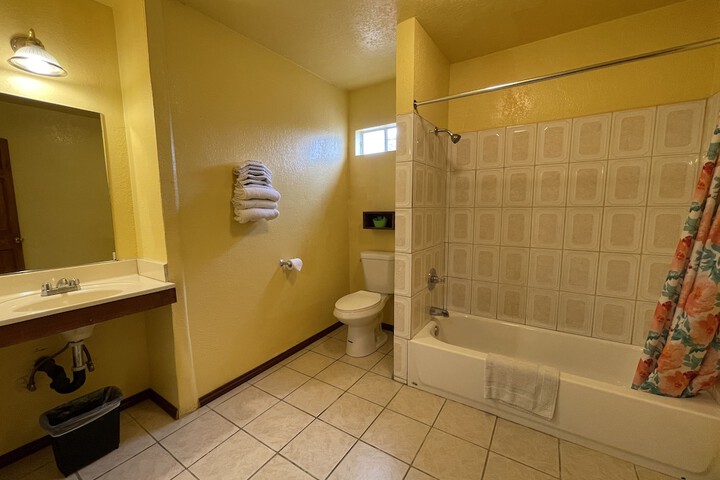 Room 33 of 43