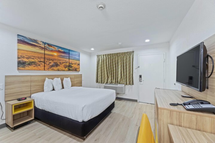 Days Inn by Wyndham McKinney