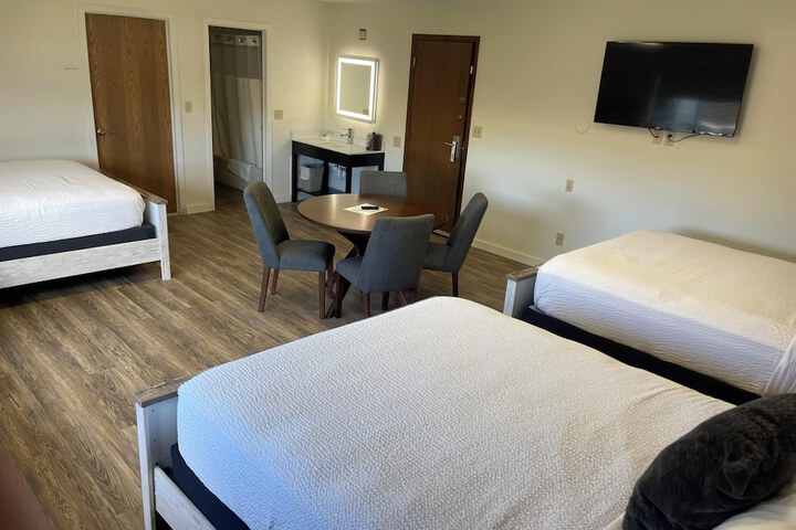 Room 11 of 30