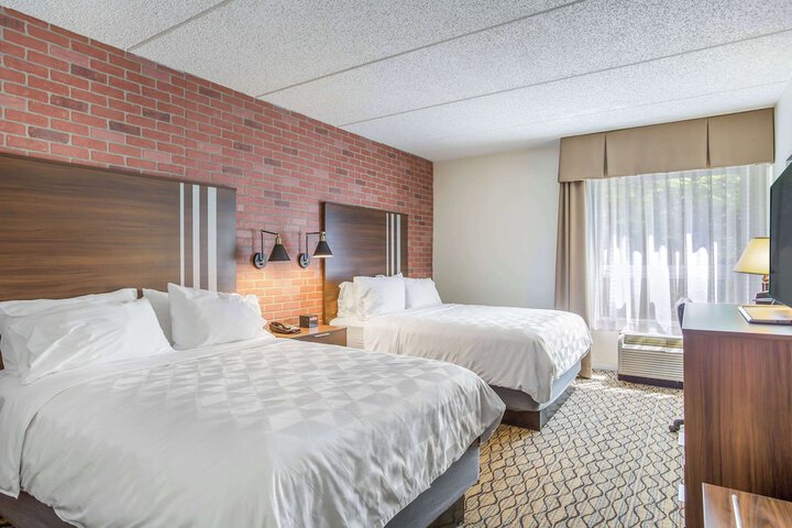 Burrstone Inn an Ascend Collection Hotel