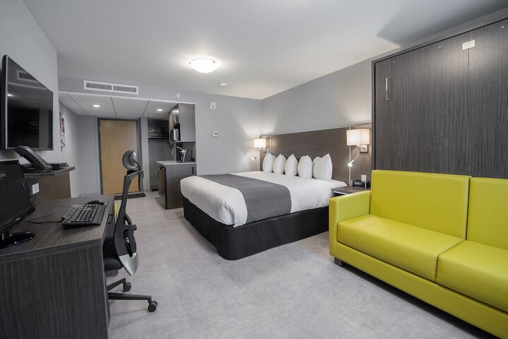 Room 45 of 77