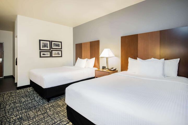 La Quinta Inn & Suites by Wyndham Morgantown