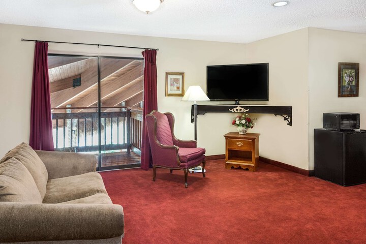 Room 15 of 15