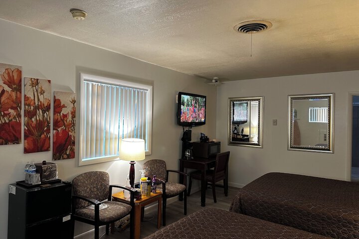 Rustic Inn Motel