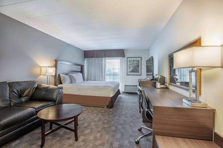 Room 19 of 48