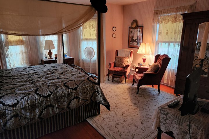 Room 11 of 23